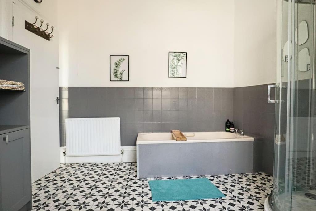 4 Bed Home 3 Mins From Harbour + Sandy Beach Folkestone Dış mekan fotoğraf