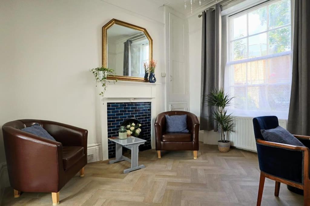 4 Bed Home 3 Mins From Harbour + Sandy Beach Folkestone Dış mekan fotoğraf