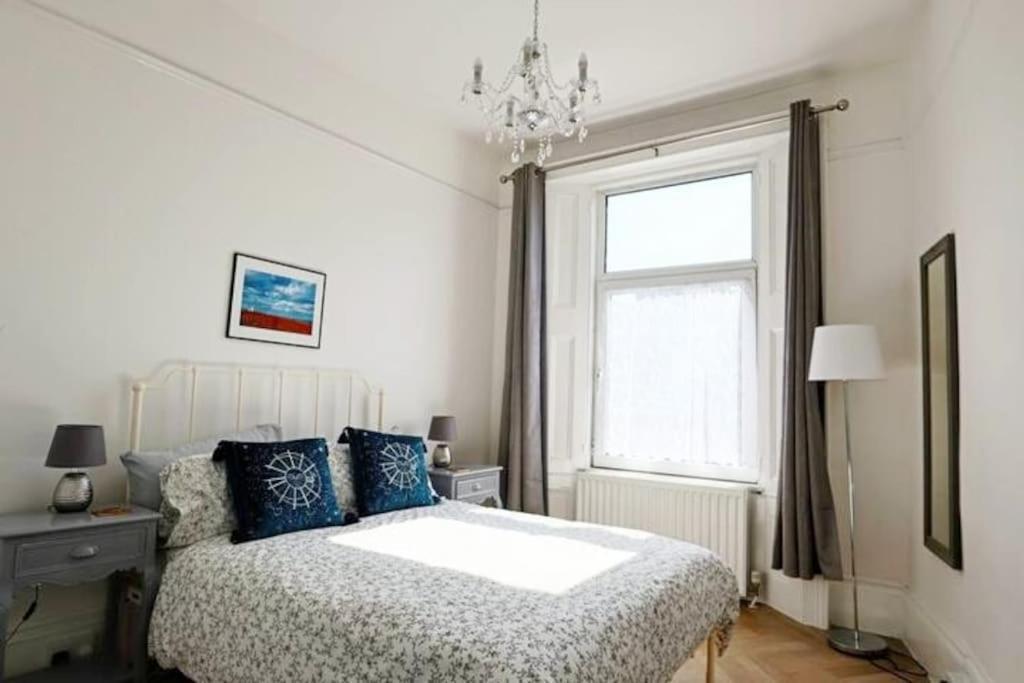 4 Bed Home 3 Mins From Harbour + Sandy Beach Folkestone Dış mekan fotoğraf