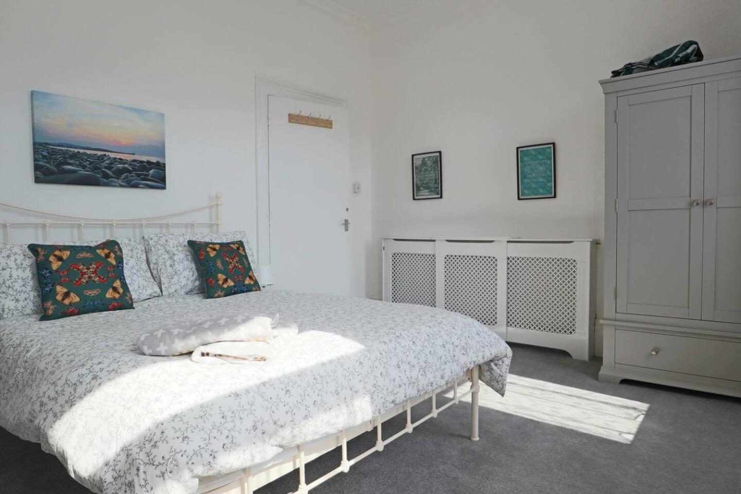 4 Bed Home 3 Mins From Harbour + Sandy Beach Folkestone Dış mekan fotoğraf
