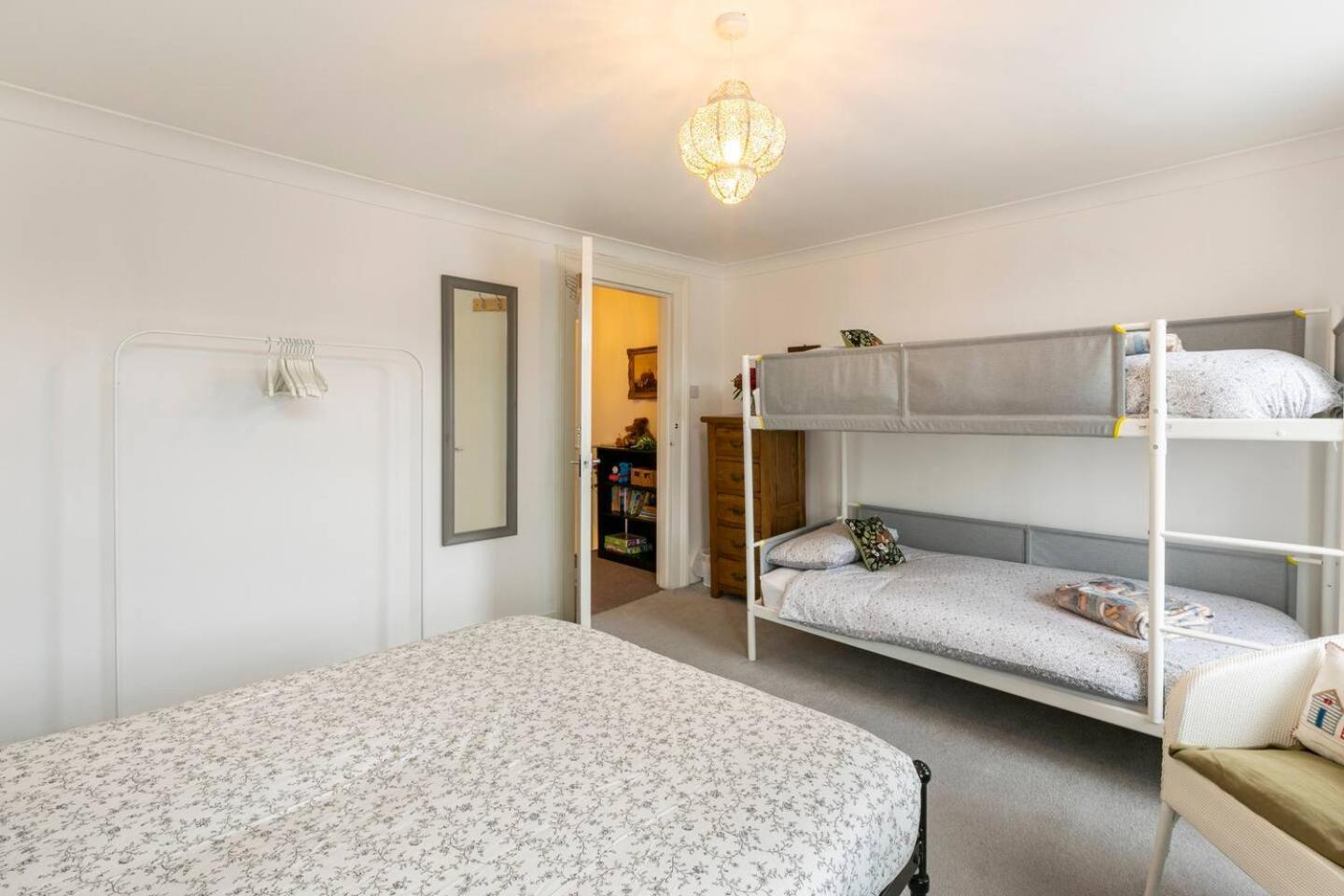 4 Bed Home 3 Mins From Harbour + Sandy Beach Folkestone Dış mekan fotoğraf